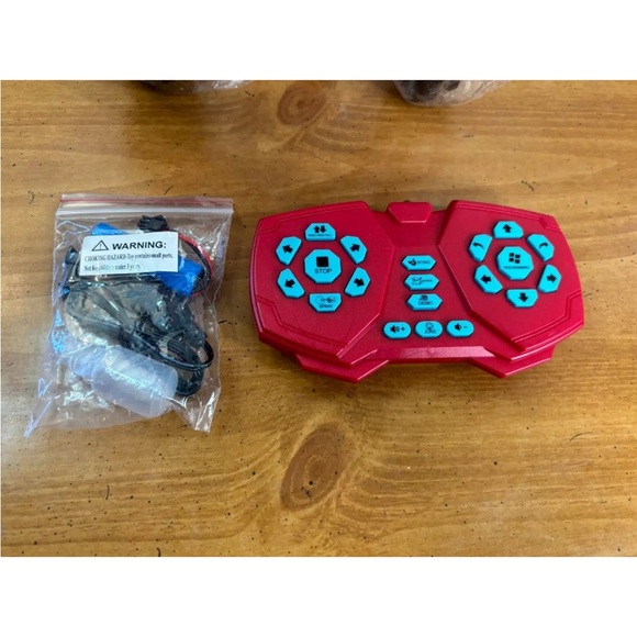 Whirlwind Ares Remote Control Robot -- 11.5" High -- Red -- Spray Gun -- NOB - Picture 7 of 12